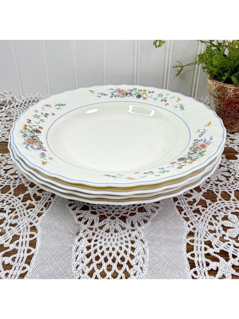 Vintage Arcopal France Victoria Set of 4 Soup/Salad Bowls 9" Floral Cottage Core
